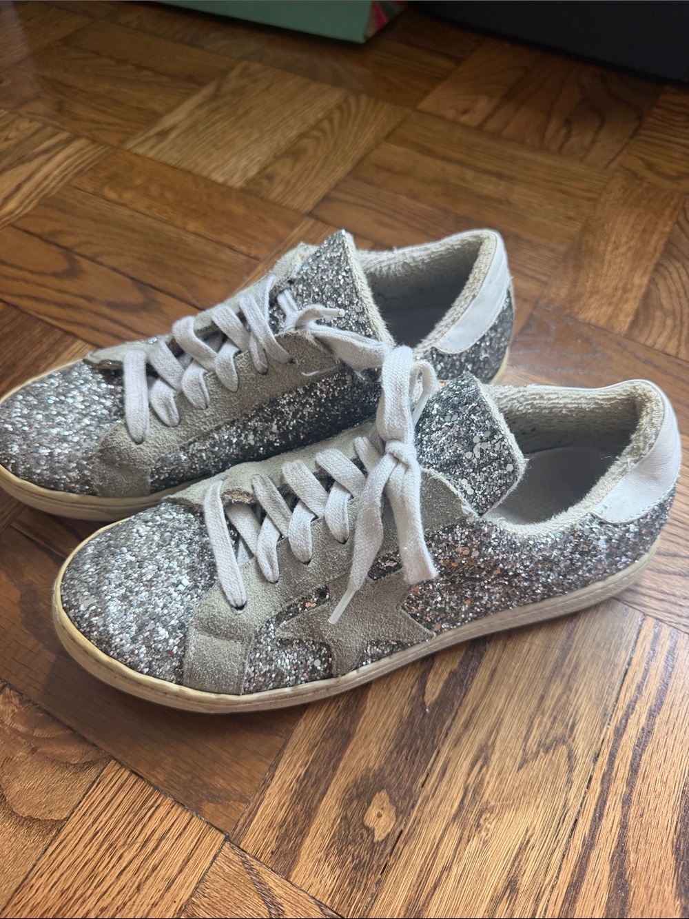 Women's Glitter Low-Top Sneakers in Silver
